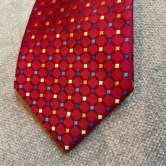 Jos A Bank Silk Made in the USA Diamonds Circles Gold Blue Red Professional Tie - Picture 2 of 10